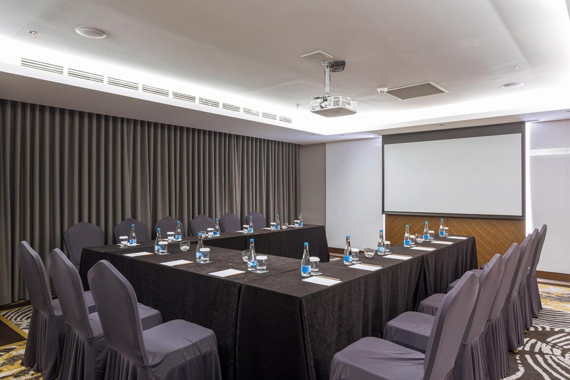 Sheraton Bishkek Luaran gambar